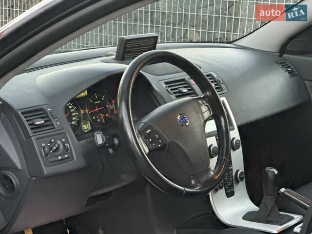 Серый Вольво В50, объемом двигателя 1.6 л и пробегом 218 тыс. км за 8500 $, фото 102 на Automoto.ua