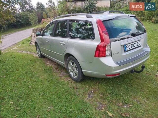 Серый Вольво В50, объемом двигателя 1.6 л и пробегом 236 тыс. км за 8000 $, фото 8 на Automoto.ua