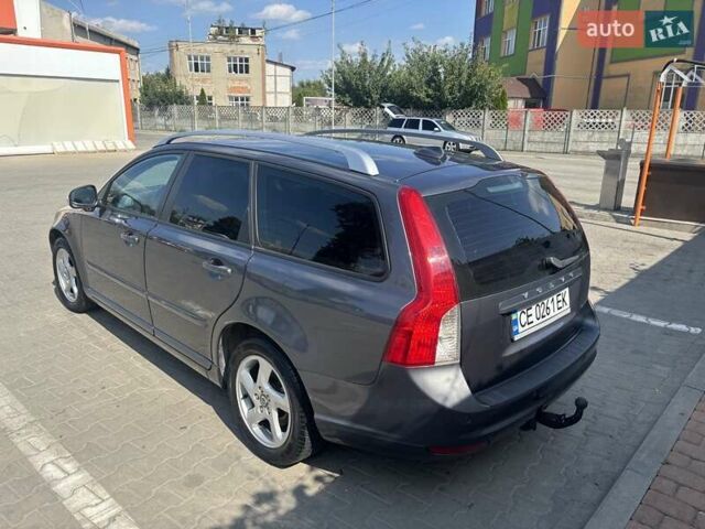 Серый Вольво В50, объемом двигателя 1.56 л и пробегом 249 тыс. км за 8100 $, фото 2 на Automoto.ua