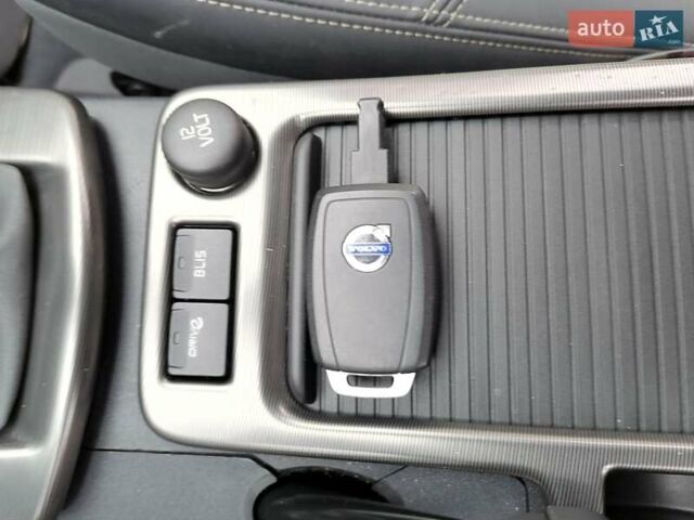 Серый Вольво В50, объемом двигателя 1.56 л и пробегом 224 тыс. км за 9699 $, фото 11 на Automoto.ua