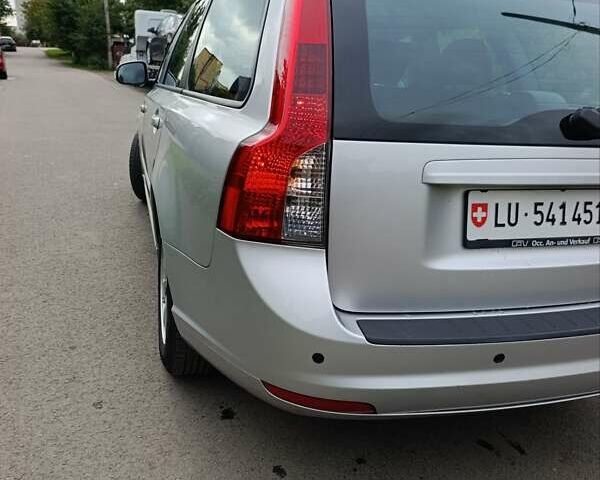 Сірий Вольво V50, об'ємом двигуна 1.6 л та пробігом 200 тис. км за 8200 $, фото 37 на Automoto.ua