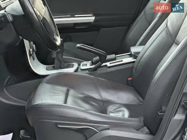 Серый Вольво В50, объемом двигателя 1.6 л и пробегом 218 тыс. км за 8500 $, фото 101 на Automoto.ua