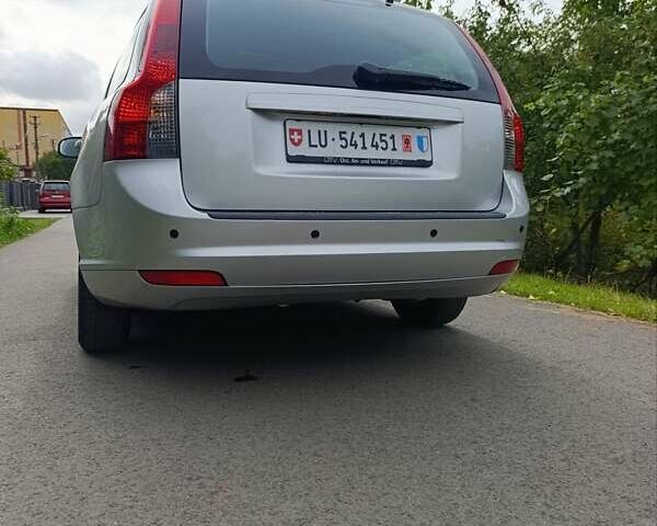 Сірий Вольво V50, об'ємом двигуна 1.6 л та пробігом 200 тис. км за 8200 $, фото 9 на Automoto.ua