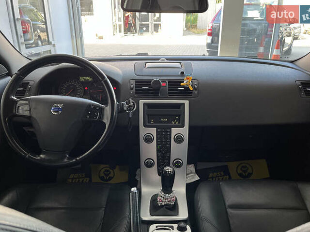 Серый Вольво В50, объемом двигателя 1.56 л и пробегом 324 тыс. км за 8000 $, фото 14 на Automoto.ua