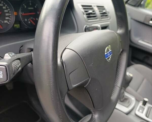 Сірий Вольво V50, об'ємом двигуна 1.6 л та пробігом 200 тис. км за 8200 $, фото 78 на Automoto.ua