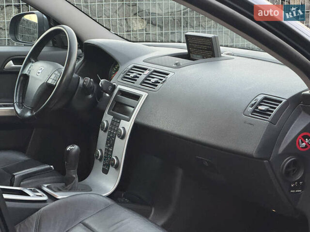 Серый Вольво В50, объемом двигателя 1.6 л и пробегом 218 тыс. км за 8500 $, фото 76 на Automoto.ua