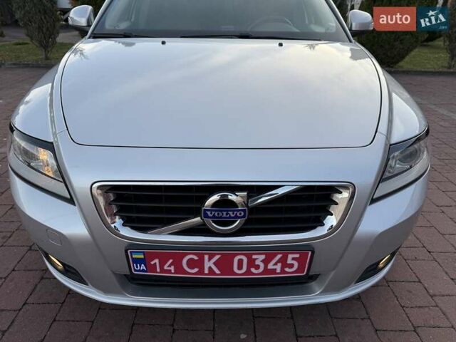 Серый Вольво В50, объемом двигателя 1.6 л и пробегом 229 тыс. км за 7950 $, фото 54 на Automoto.ua