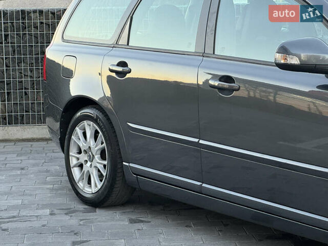 Серый Вольво В50, объемом двигателя 1.6 л и пробегом 218 тыс. км за 8500 $, фото 35 на Automoto.ua
