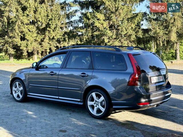 Серый Вольво В50, объемом двигателя 1.6 л и пробегом 230 тыс. км за 9499 $, фото 6 на Automoto.ua