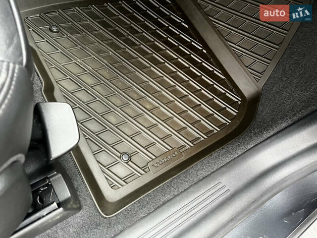 Серый Вольво В50, объемом двигателя 2 л и пробегом 205 тыс. км за 9200 $, фото 90 на Automoto.ua