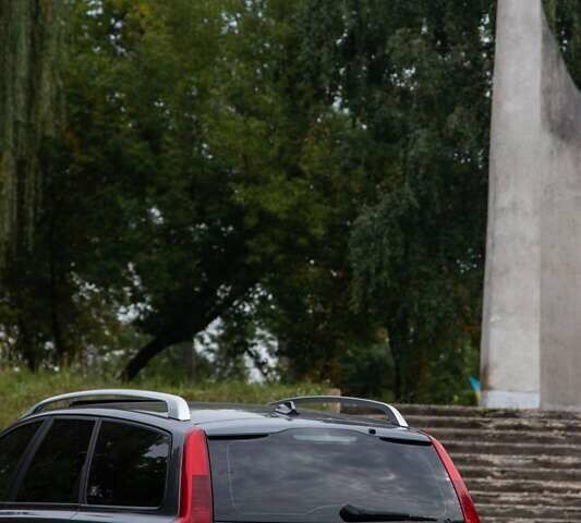 Серый Вольво В50, объемом двигателя 1.56 л и пробегом 310 тыс. км за 8000 $, фото 7 на Automoto.ua