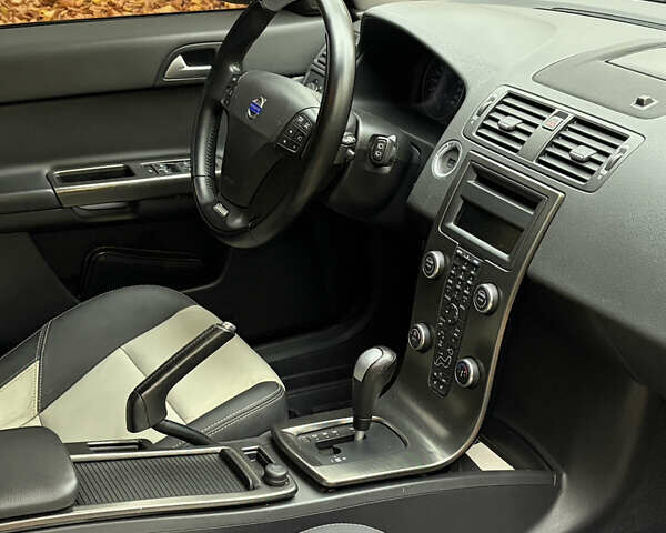 Серый Вольво В50, объемом двигателя 1.98 л и пробегом 248 тыс. км за 11999 $, фото 13 на Automoto.ua