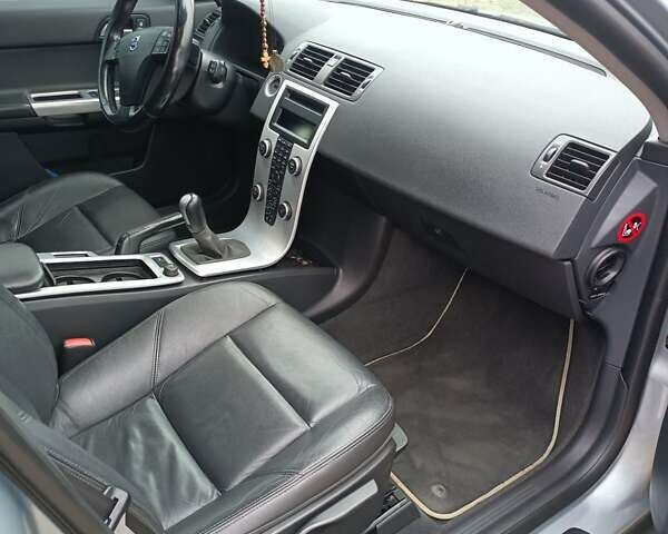 Серый Вольво В50, объемом двигателя 1.6 л и пробегом 222 тыс. км за 8700 $, фото 28 на Automoto.ua