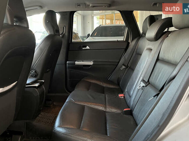 Серый Вольво В50, объемом двигателя 1.56 л и пробегом 324 тыс. км за 8000 $, фото 9 на Automoto.ua