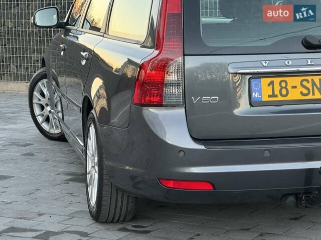 Серый Вольво В50, объемом двигателя 1.6 л и пробегом 218 тыс. км за 8500 $, фото 47 на Automoto.ua