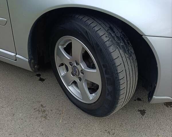 Серый Вольво В50, объемом двигателя 1.6 л и пробегом 200 тыс. км за 7800 $, фото 14 на Automoto.ua