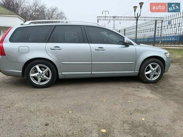 Серый Вольво В50, объемом двигателя 1.6 л и пробегом 222 тыс. км за 8700 $, фото 3 на Automoto.ua