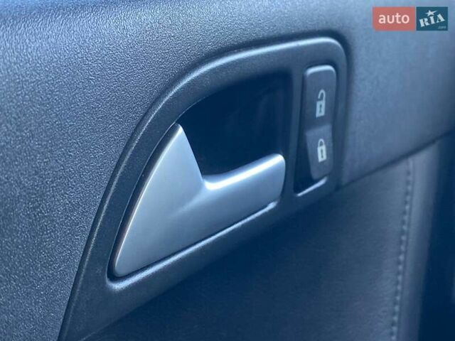 Серый Вольво В50, объемом двигателя 1.56 л и пробегом 224 тыс. км за 6990 $, фото 25 на Automoto.ua