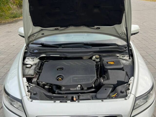 Сірий Вольво V50, об'ємом двигуна 1.6 л та пробігом 263 тис. км за 8500 $, фото 5 на Automoto.ua