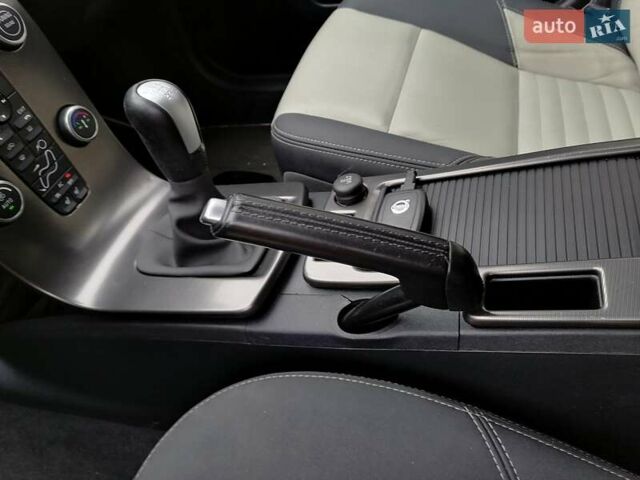 Серый Вольво В50, объемом двигателя 1.56 л и пробегом 224 тыс. км за 9699 $, фото 47 на Automoto.ua