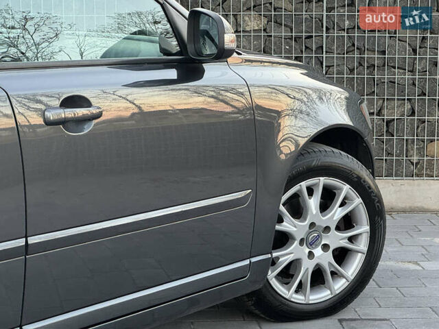 Серый Вольво В50, объемом двигателя 1.6 л и пробегом 218 тыс. км за 8500 $, фото 69 на Automoto.ua