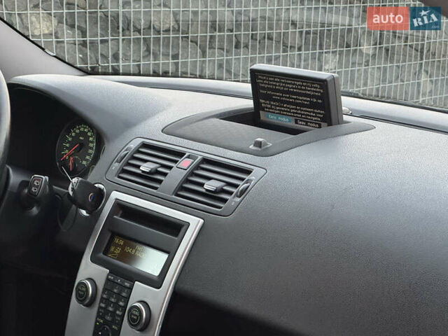 Серый Вольво В50, объемом двигателя 1.6 л и пробегом 218 тыс. км за 8500 $, фото 80 на Automoto.ua