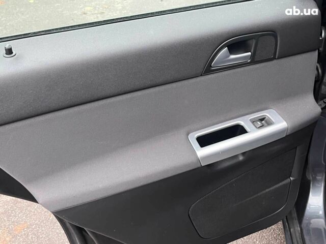 Сірий Вольво V50, об'ємом двигуна 2 л та пробігом 240 тис. км за 9690 $, фото 27 на Automoto.ua
