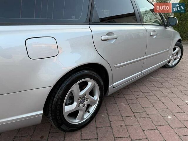 Серый Вольво В50, объемом двигателя 1.6 л и пробегом 229 тыс. км за 7950 $, фото 47 на Automoto.ua