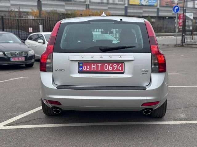 Серый Вольво В50, объемом двигателя 2 л и пробегом 258 тыс. км за 10200 $, фото 5 на Automoto.ua