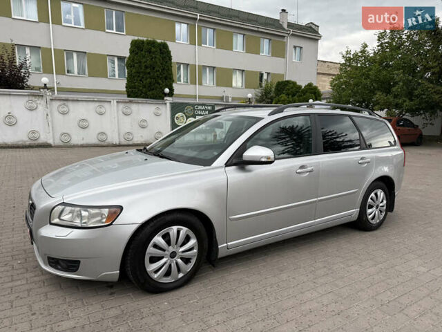 Серый Вольво В50, объемом двигателя 1.6 л и пробегом 188 тыс. км за 7190 $, фото 13 на Automoto.ua