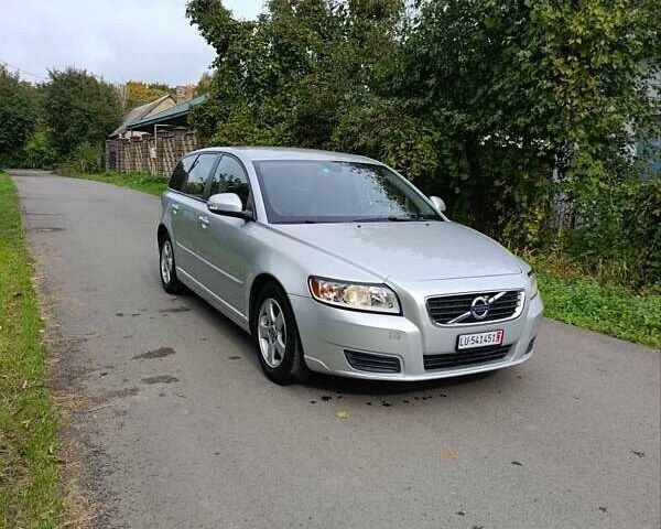Серый Вольво В50, объемом двигателя 1.6 л и пробегом 200 тыс. км за 7800 $, фото 7 на Automoto.ua