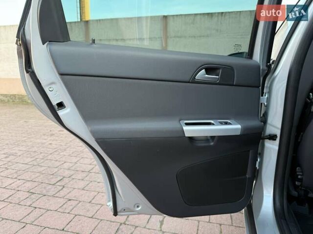 Серый Вольво В50, объемом двигателя 1.6 л и пробегом 229 тыс. км за 7950 $, фото 99 на Automoto.ua