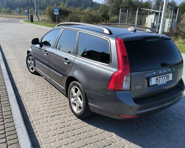 Сірий Вольво V50, об'ємом двигуна 1.6 л та пробігом 350 тис. км за 7200 $, фото 6 на Automoto.ua