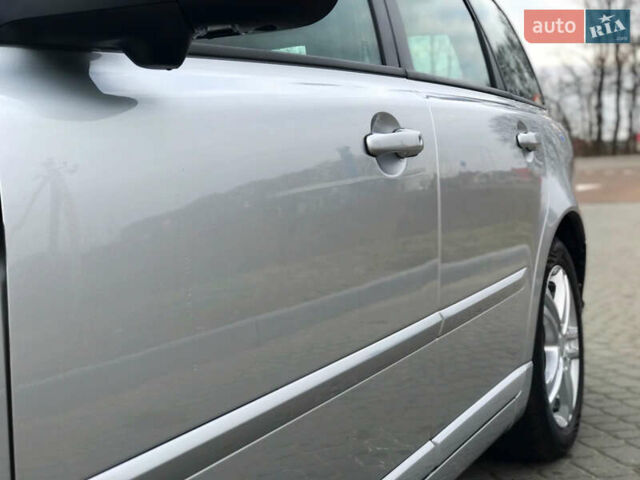 Серый Вольво В50, объемом двигателя 1.6 л и пробегом 160 тыс. км за 8799 $, фото 20 на Automoto.ua