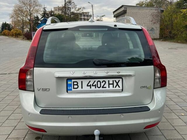 Сірий Вольво V50, об'ємом двигуна 1.6 л та пробігом 263 тис. км за 8500 $, фото 2 на Automoto.ua