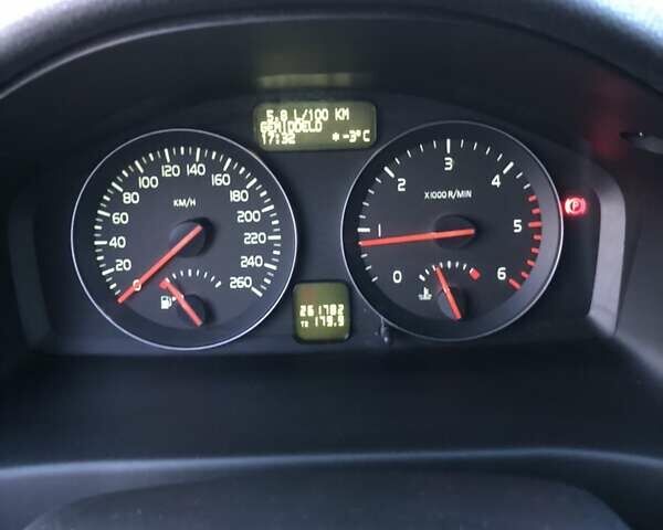 Сірий Вольво V50, об'ємом двигуна 1.6 л та пробігом 300 тис. км за 8500 $, фото 12 на Automoto.ua