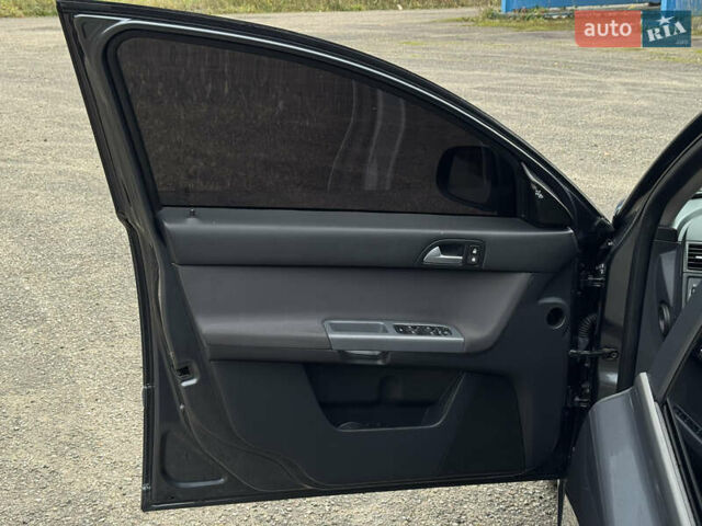 Серый Вольво В50, объемом двигателя 1.6 л и пробегом 240 тыс. км за 7999 $, фото 45 на Automoto.ua