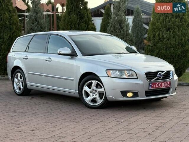 Серый Вольво В50, объемом двигателя 1.6 л и пробегом 229 тыс. км за 7950 $, фото 3 на Automoto.ua