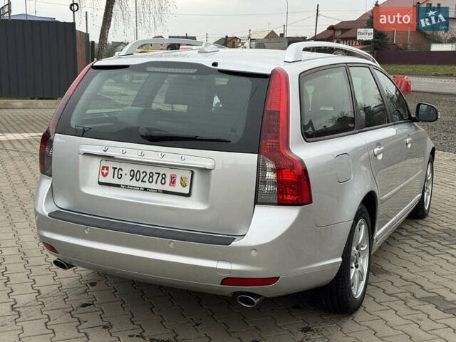 Серый Вольво В50, объемом двигателя 2 л и пробегом 225 тыс. км за 9999 $, фото 16 на Automoto.ua