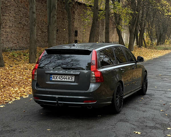 Серый Вольво В50, объемом двигателя 1.98 л и пробегом 248 тыс. км за 11999 $, фото 4 на Automoto.ua