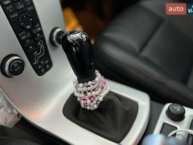 Серый Вольво В50, объемом двигателя 1.56 л и пробегом 340 тыс. км за 7600 $, фото 12 на Automoto.ua