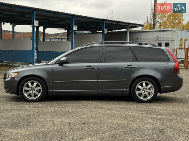 Серый Вольво В50, объемом двигателя 1.6 л и пробегом 240 тыс. км за 7999 $, фото 31 на Automoto.ua