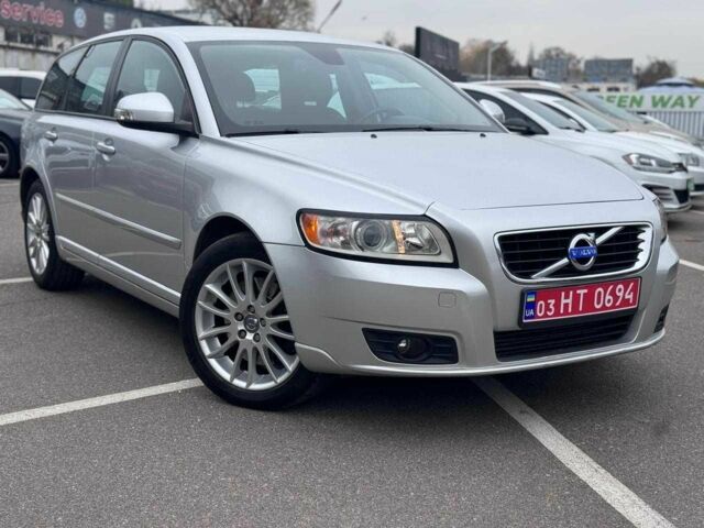 Серый Вольво В50, объемом двигателя 2 л и пробегом 258 тыс. км за 10200 $, фото 11 на Automoto.ua