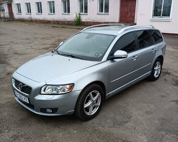 Серый Вольво В50, объемом двигателя 1.6 л и пробегом 222 тыс. км за 8700 $, фото 1 на Automoto.ua