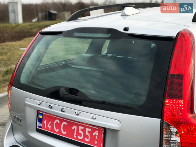 Серый Вольво В50, объемом двигателя 1.6 л и пробегом 160 тыс. км за 8799 $, фото 62 на Automoto.ua