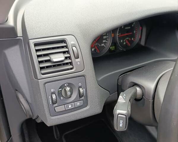 Серый Вольво В50, объемом двигателя 1.6 л и пробегом 200 тыс. км за 7800 $, фото 33 на Automoto.ua