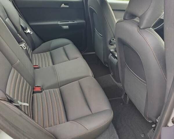 Серый Вольво В50, объемом двигателя 1.6 л и пробегом 200 тыс. км за 7800 $, фото 32 на Automoto.ua