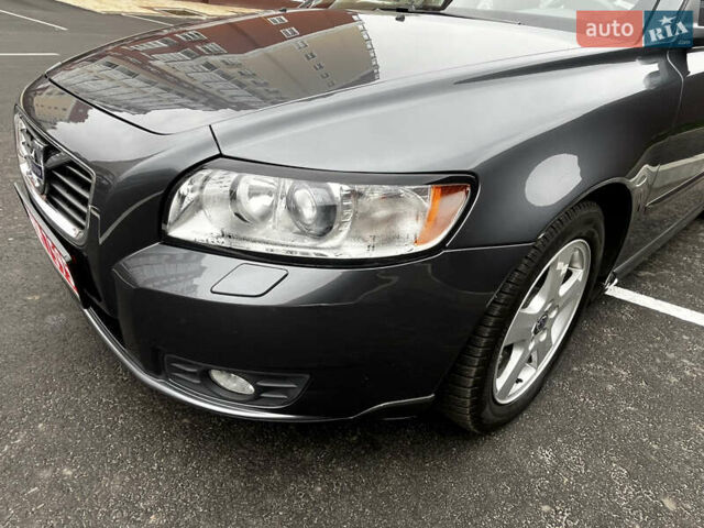 Серый Вольво В50, объемом двигателя 2 л и пробегом 205 тыс. км за 9200 $, фото 27 на Automoto.ua