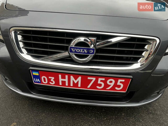 Серый Вольво В50, объемом двигателя 2 л и пробегом 205 тыс. км за 9200 $, фото 26 на Automoto.ua