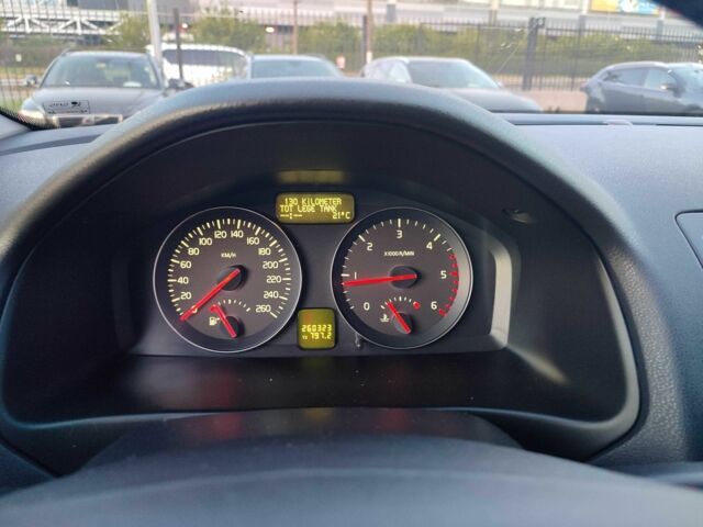 Серый Вольво В50, объемом двигателя 1.6 л и пробегом 260 тыс. км за 8700 $, фото 21 на Automoto.ua